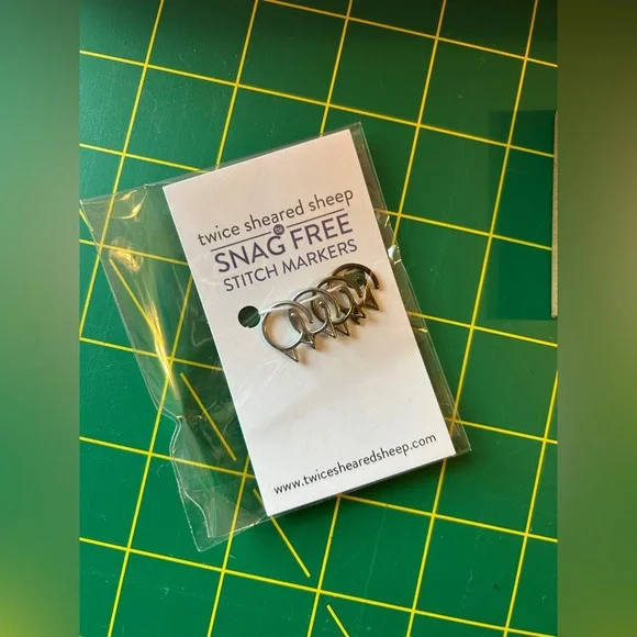 YARN DESTASH / Della Q Pink Bundle - Picture 5 of 8